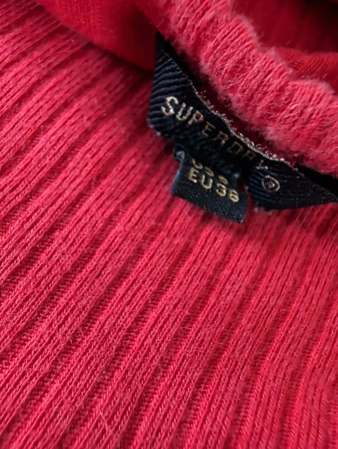 C106 Débardeur SuperDry taille 38 – photo 3